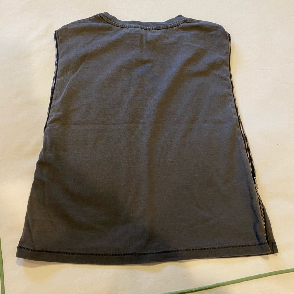 Tank top - Picture 2 of 3